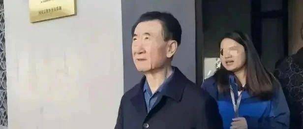 71岁的王健林操劳一生，感觉没奔头了