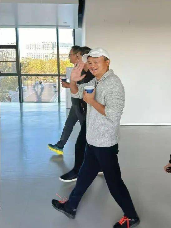马化腾发文章了,马云也回来了,肯定不是偶然现象 互联网坊间八卦 科技大佬 腾讯 微新闻 第4张 图片