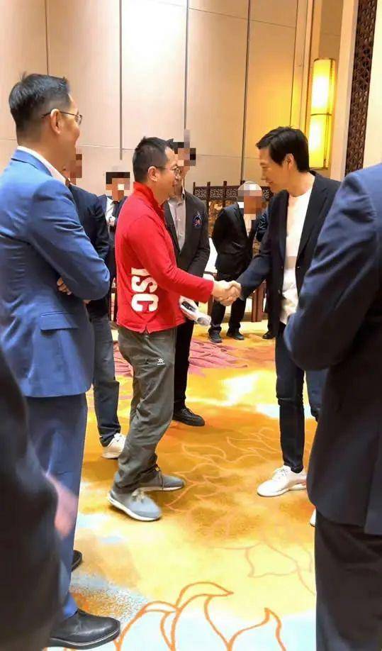 周鸿祎和雷军、马化腾相逢一笑泯恩仇 科技大佬 微新闻 第3张 图片