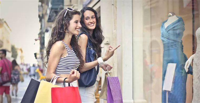 中国跨境时尚电商SHEIN印度首开快闪店,提供100+新季女装